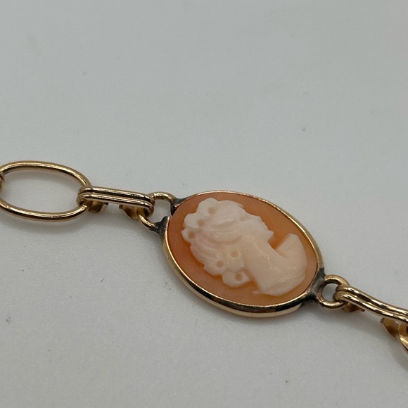 Vintage Cameo Bracelet - Retro 12k Gold Filled Oval Carved Shell 1940s Era - Picture 4 of 5